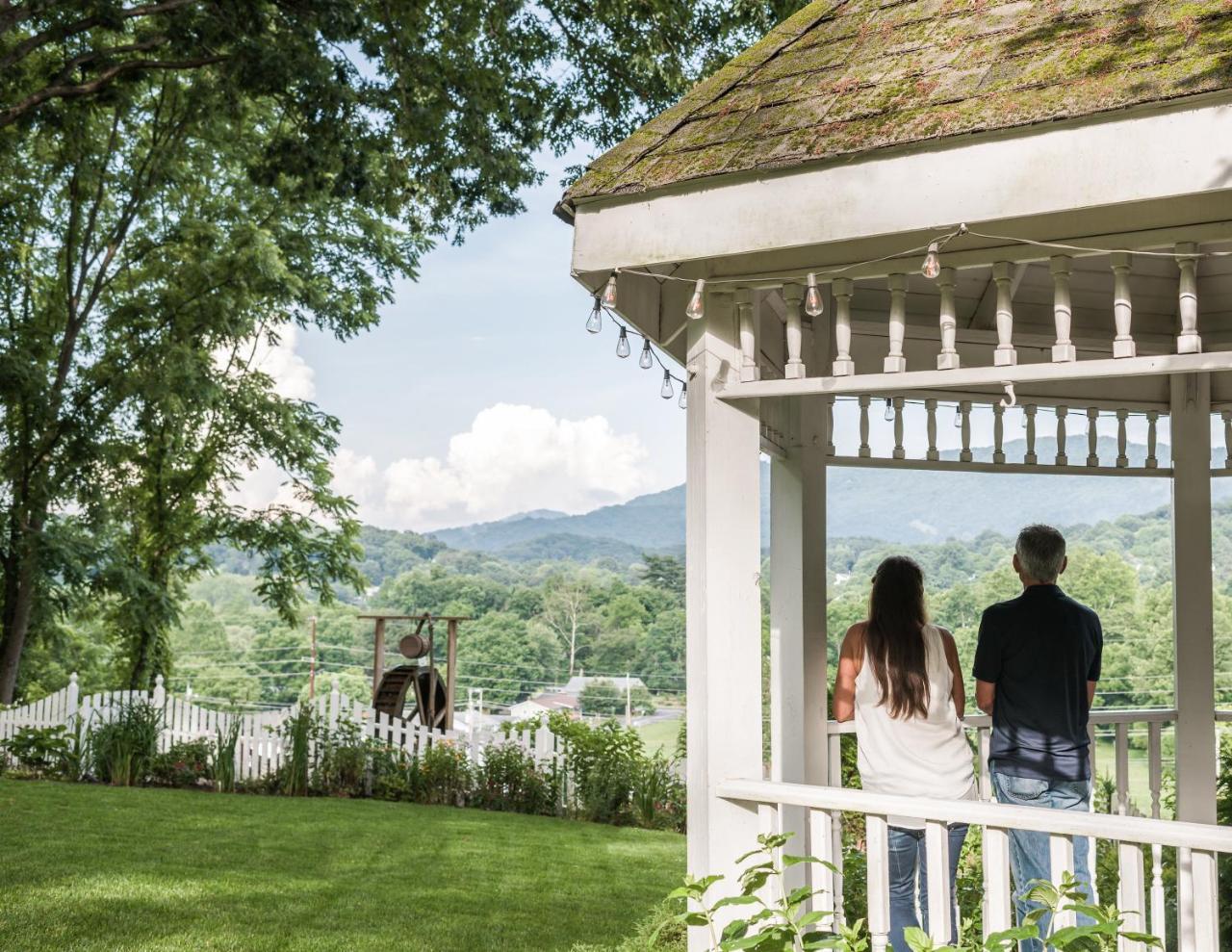 Oak Hill On Love Lane Bed And Breakfast Inn Waynesville Exterior photo